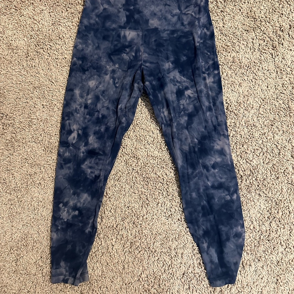 Lululemon Athletica Blue Leggings with Tie-Dye Pattern